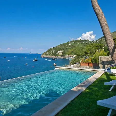 Holiday Home With Pool In Nerano Вилла *