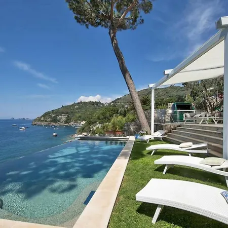 Holiday Home With Pool In Nerano Вилла *